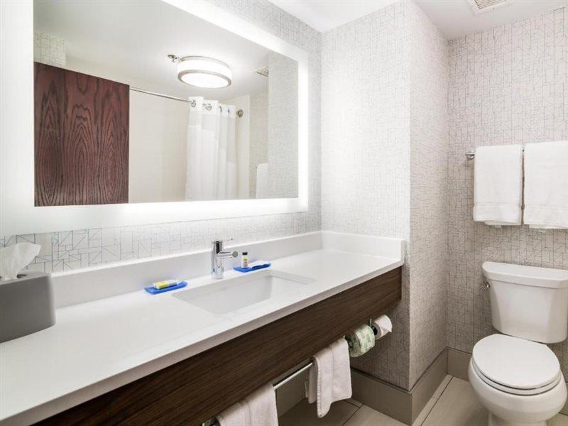 Holiday Inn Express - Plymouth By Ihg Bagian luar foto