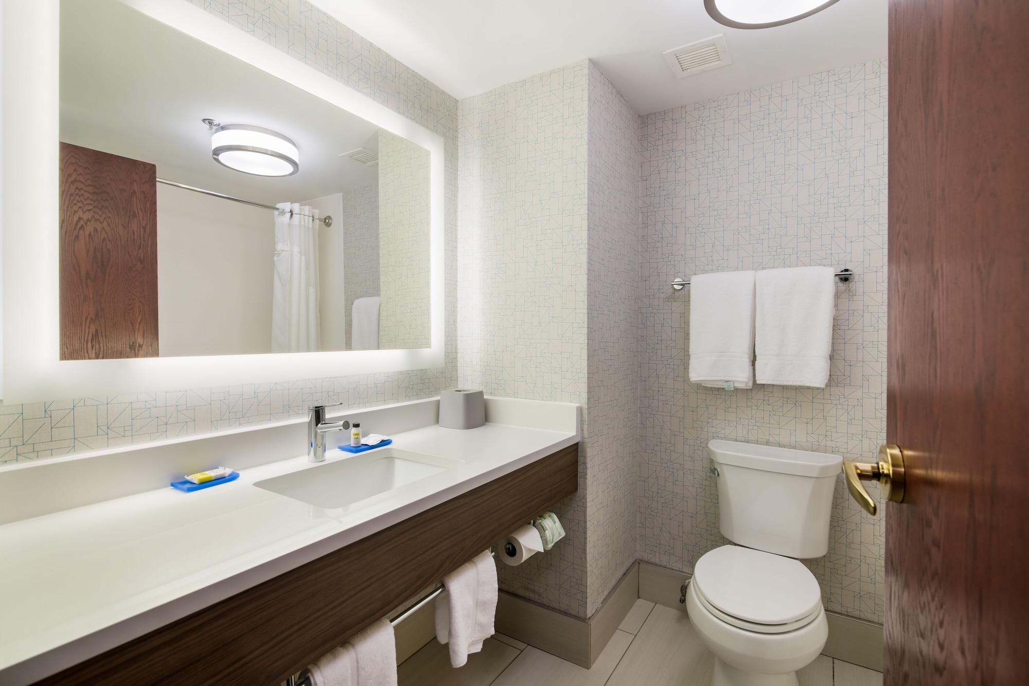 Holiday Inn Express - Plymouth By Ihg Bagian luar foto