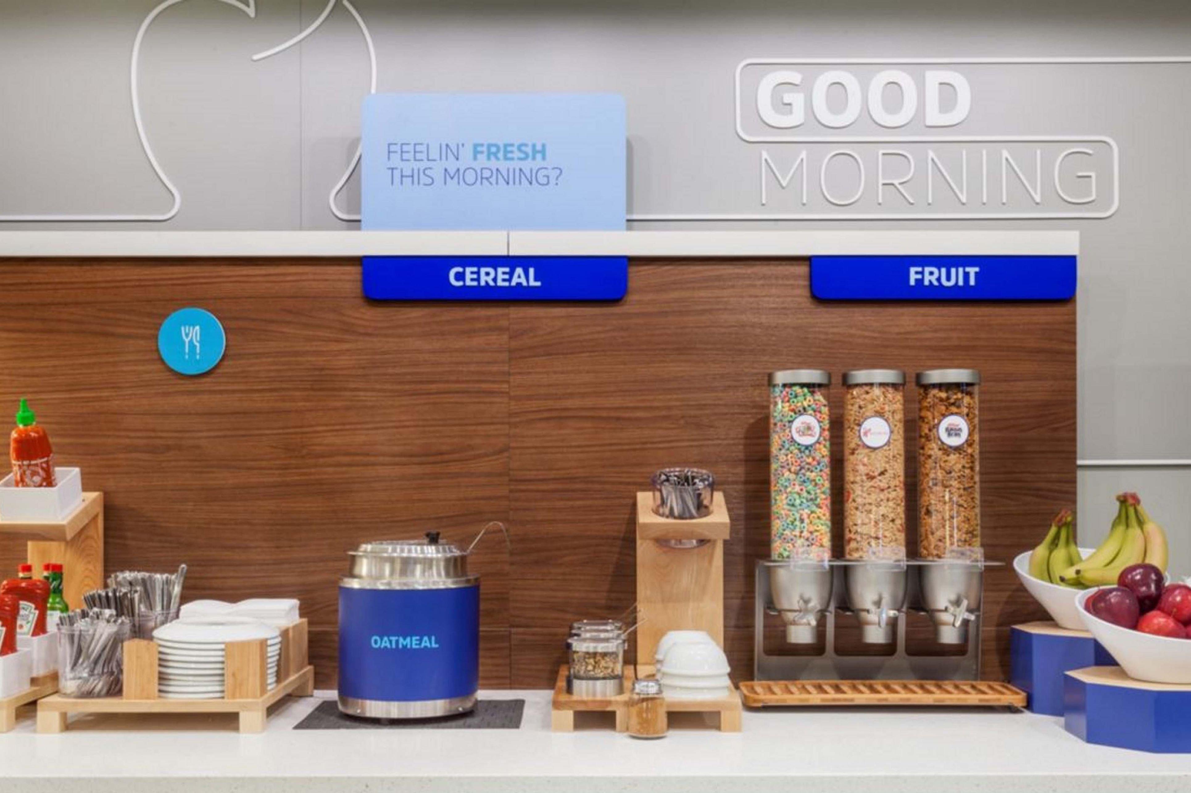 Holiday Inn Express - Plymouth By Ihg Bagian luar foto