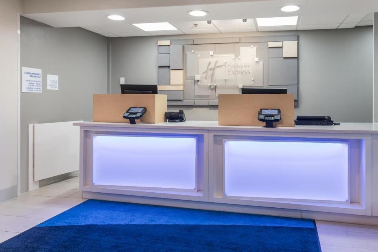 Holiday Inn Express - Plymouth By Ihg Bagian luar foto