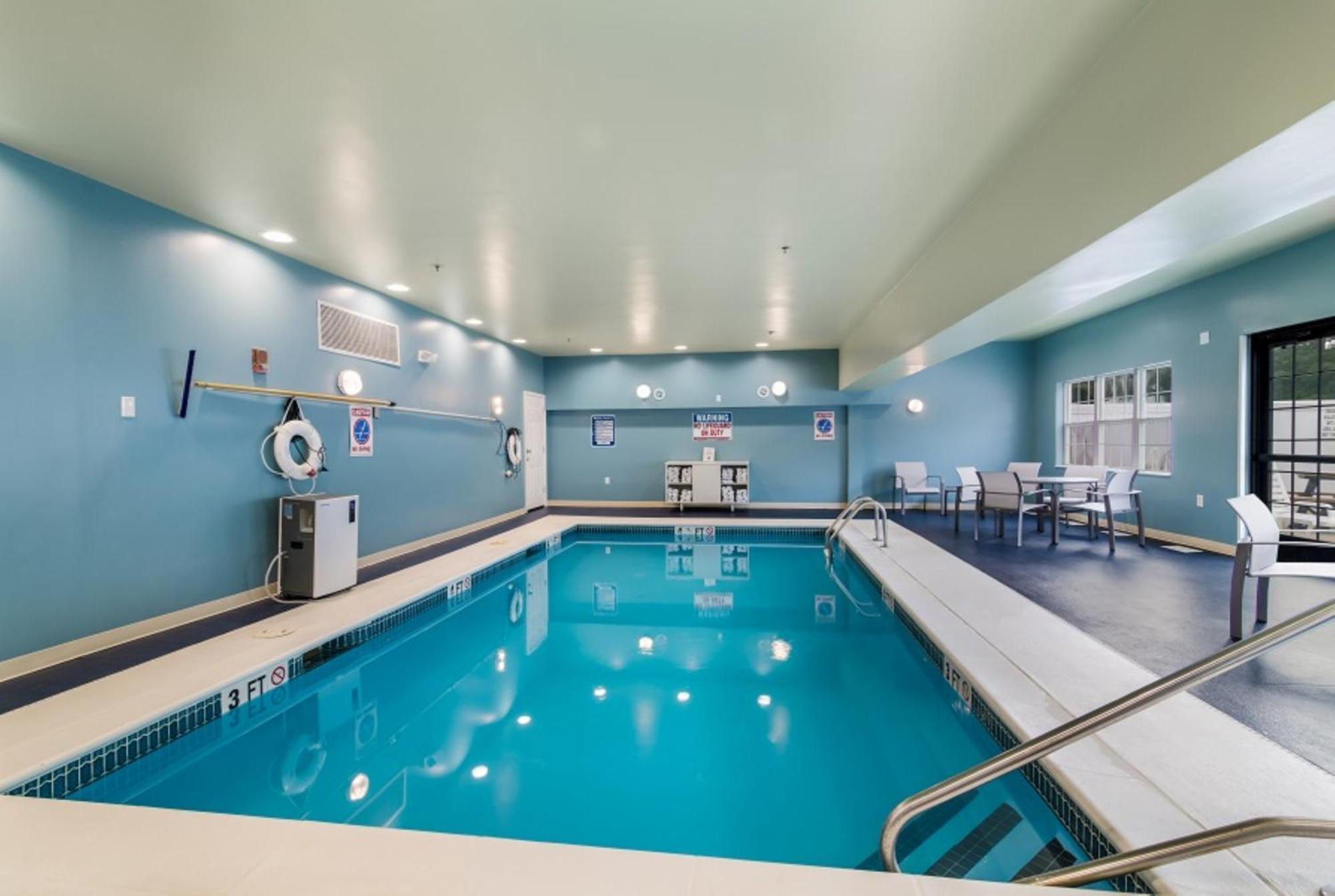 Holiday Inn Express - Plymouth By Ihg Bagian luar foto
