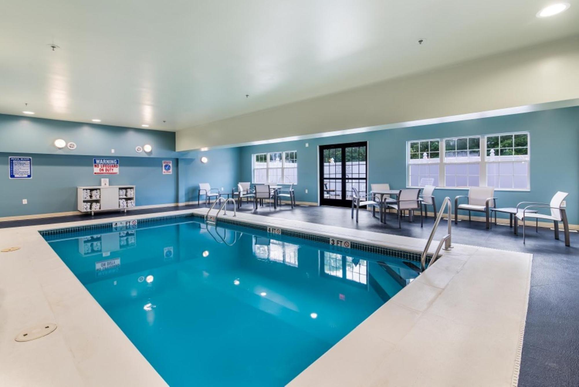 Holiday Inn Express - Plymouth By Ihg Bagian luar foto