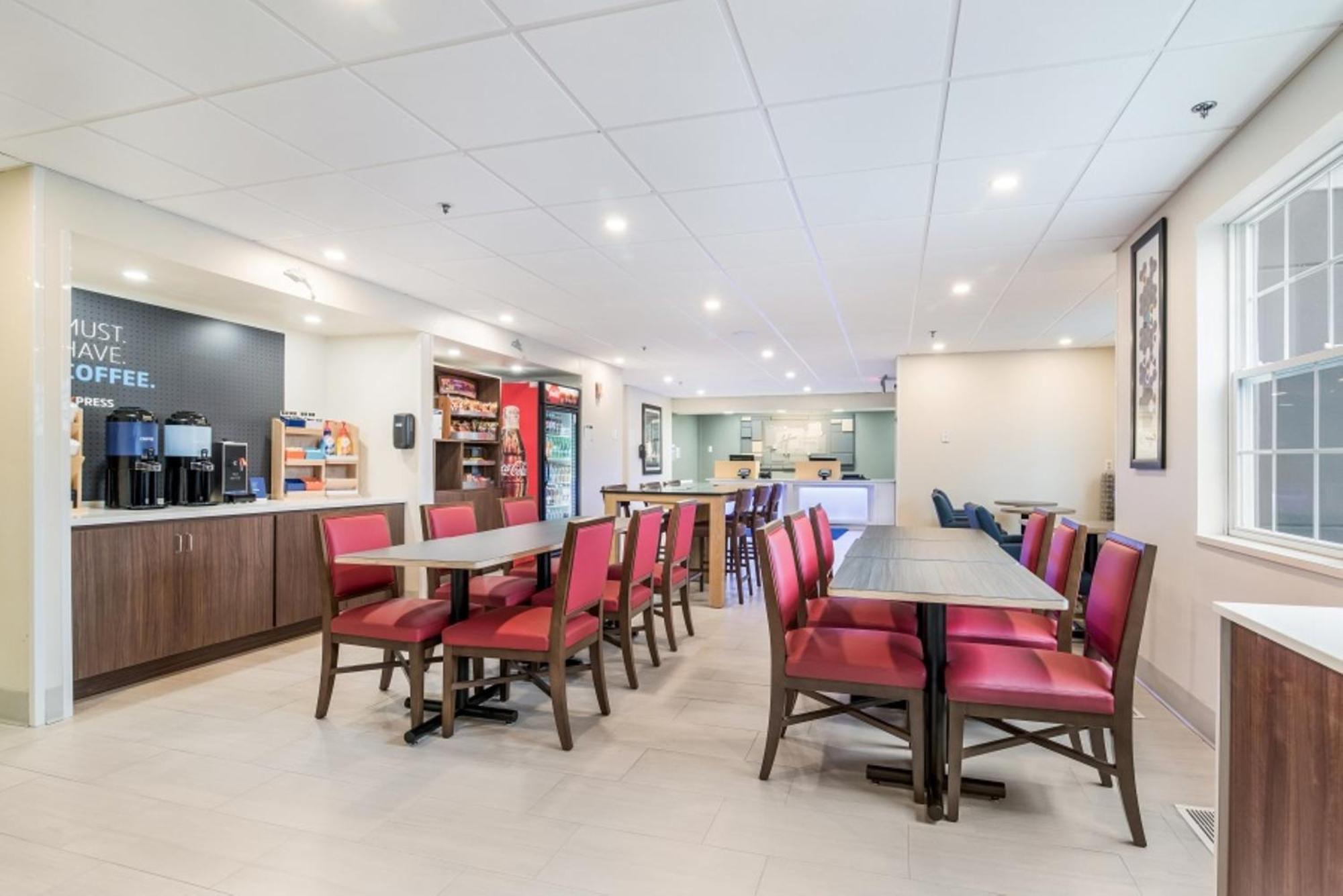 Holiday Inn Express - Plymouth By Ihg Bagian luar foto